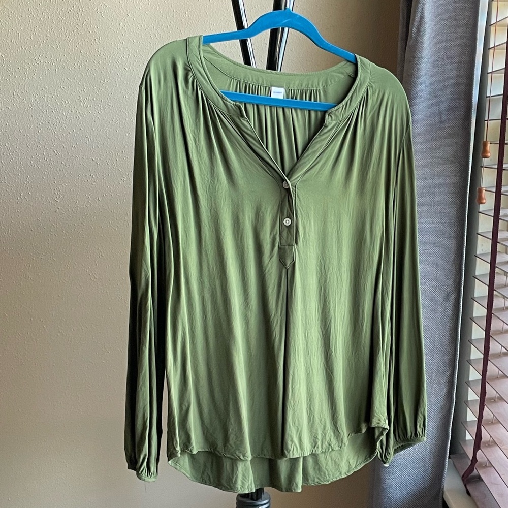 Old Navy top